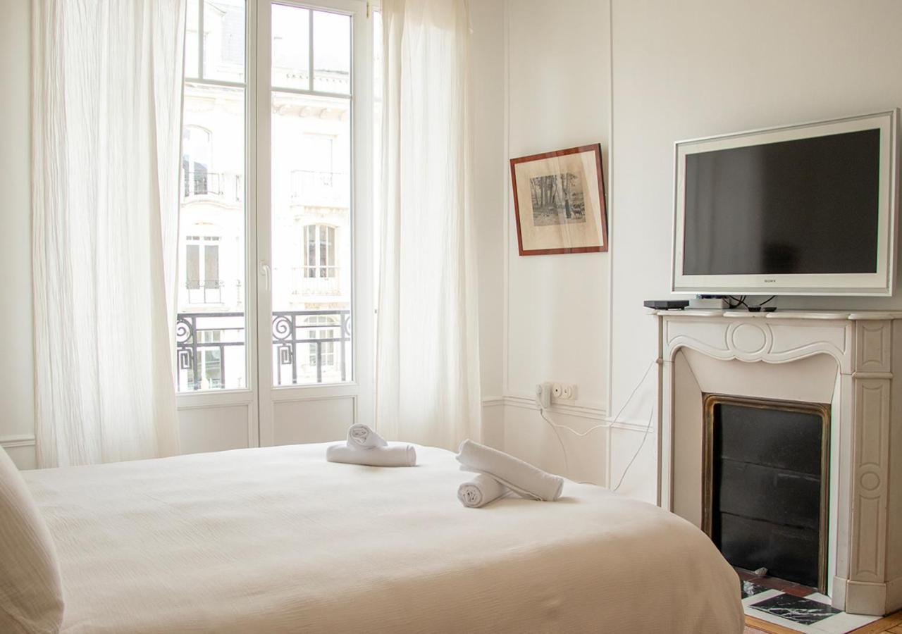 Rare! Magnifique - Vue Cathedrale Apartment